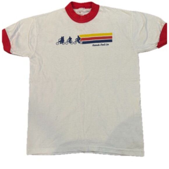 Stranger Things, Retro T-Shirt, "Friends Dont Lie", Youth Large/Womens XS/S - Picture 1 of 4